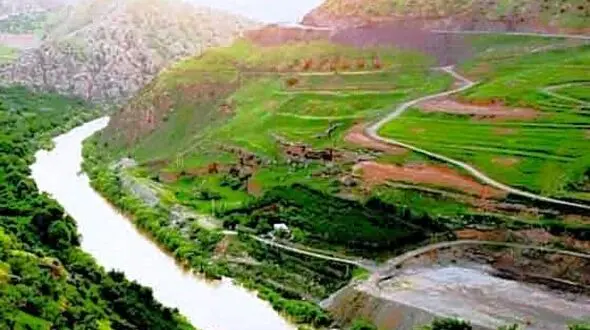 دو چهره زیبای ایران