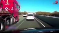 اقدام دیوانه‌وار راننده خودروی سواری در یک بزرگراه + فیلم