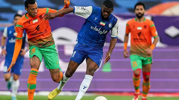 3 امتیاز شیرین آبی ها با کمک بازیکن حریف!/ استقلال با گل بخودی از سد مس گذشت + فیلم گل