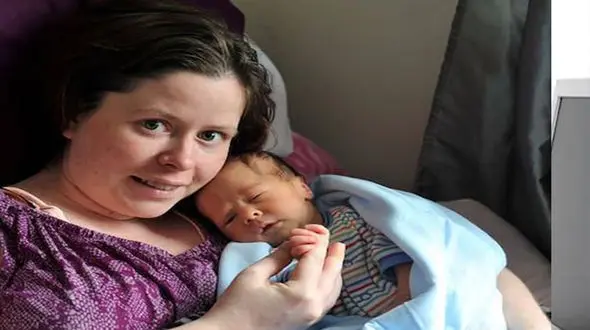 مادر شدن زنی که در تصادف به کما رفته بود! / شوک آور+ عکس
