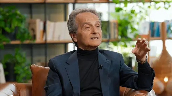 در 16 سالگی وارد رادیو شدم و قطعه‌ای برای کنسرت ساختم