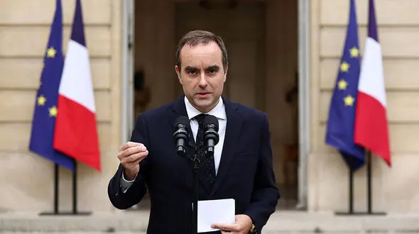 Macron Reinstates Sébastien Lecornu as French Prime Minister Amid Political Turmoil