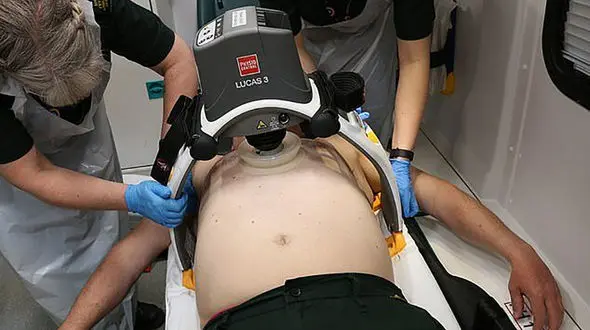 رباتی که به احیای قلبی-ریوی می پردازد + عکس