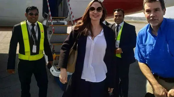 آنجلینا جولی در دیدار با مسلمانان بنگلادش+ عکس 