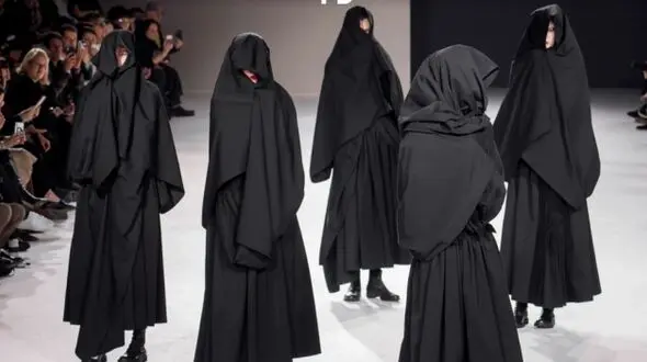 ماجرای جنجالی برگزاری فشن شو با مدل های چادری +عکس