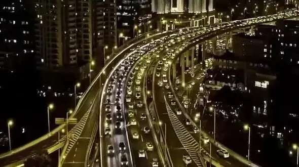 ببینید / زیبایی های شانگهای یک کلان شهر تجاری بزرگ + فیلم