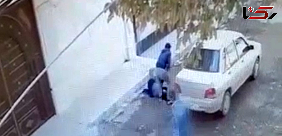 این 2 مرد زن کرمانشاهی را وسط خیابان کتک زدند / بازداشت شدند + فیلم