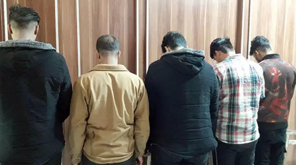 ماجرای آدم ربایی زورگیران 45هزار دلاری! / تبهکاران یک خیابان را در مشهد بستند + عکس