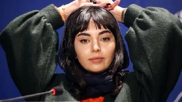 عکس/ همنشینی مهشید جوادی با آقای بازیگر پیشکسوت و همسر جوانش!