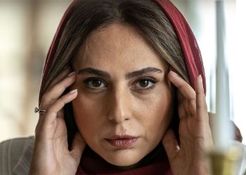 فیلم آواز باشکوه محسن چاوشی با همرای زیبای رعنا آزادی ور ! / آهنگ چه شد که بار دگر ! + موزیک ویدیو