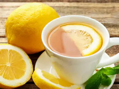 دمنوش معطر لیمو؛ نوشیدنی آرامش‌ بخش برای تقویت ایمنی و رفع خستگی + طرز تهیه