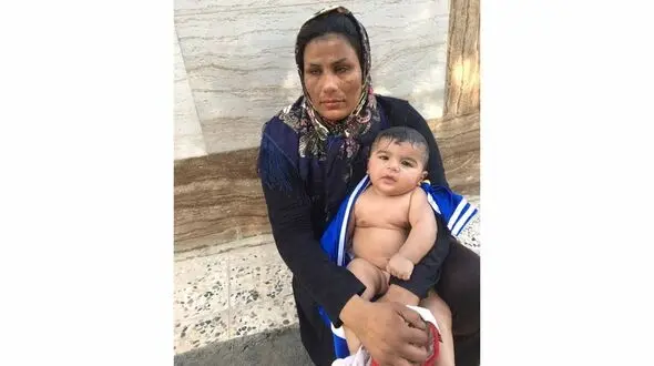 مورچه ها نوزاد بی خانمان آبادانی را خوردند + فیلم و عکس