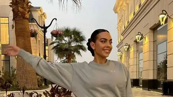  عکس لو رفته از قرار عاشقانه جورجینا با مرد  اماراتی !  / بوی خیانت می آید !