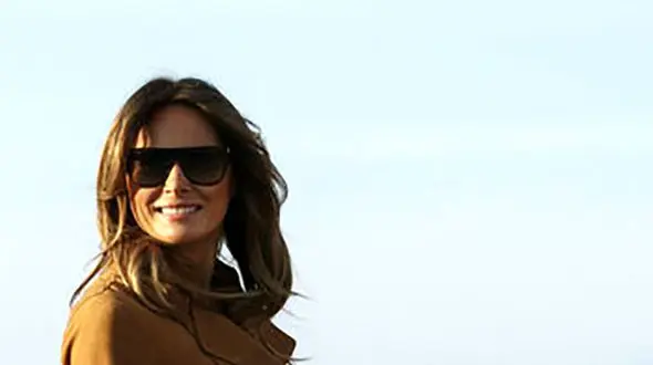 فرود اضطراری هواپیمای حامل ملانیا ترامپ + فیلم و عکس