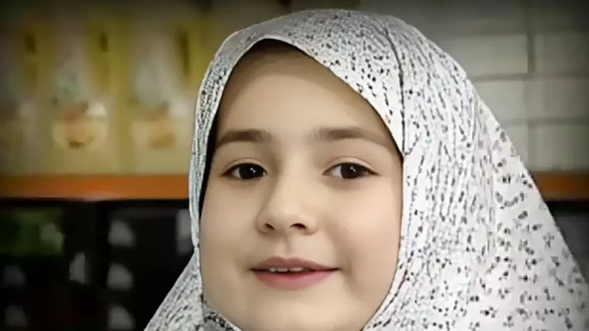 عکس تغییر چهره دختر کوچولوی تبلیغ داروگر بعد 33 سال در فرانسه خاطره انگیز تبلیغی که هنوز در خاطره هاست