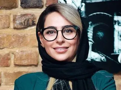 سمانه پاکدل با ساعت یک میلیاردی در مراسم اکران جلب توجه کرد