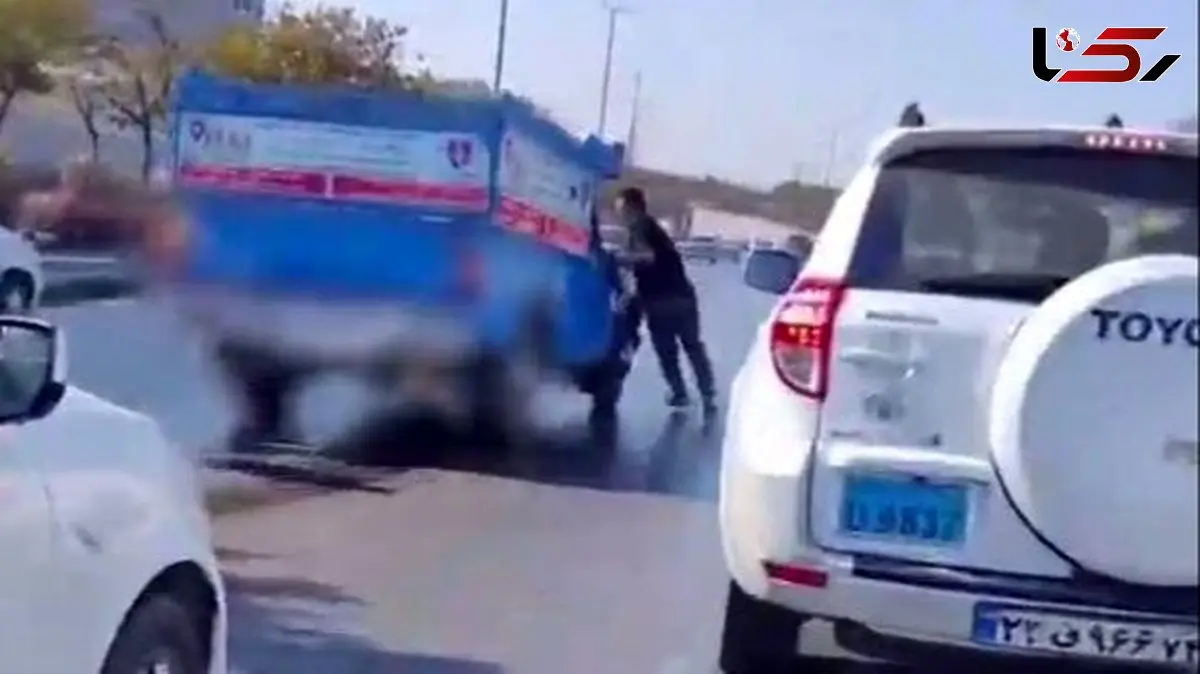 فرار عجیب یک راننده نیسان بعد از تصادف در صدمتری مشهد! + فیلم