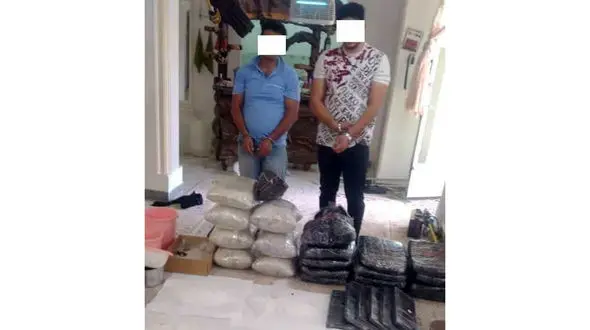 بازداشت 2 مرد مسلح با محموله ممنوعه در ملارد + عکس