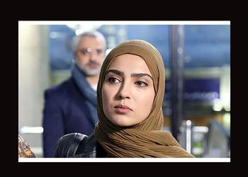 مونا کرمی: فارغ از فضای خواهر شوهری و زنداداش اینا بشیم، کمند قبل از اینکه خواهرشوهر من باشه دوست خیلی خوبیه برا من+ویدئو