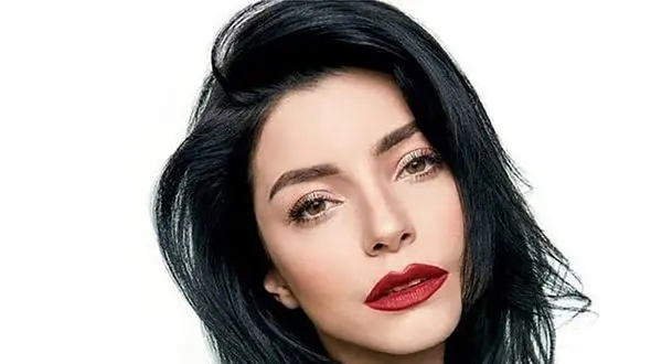 عکس های لو رفته از عروسی خانم بازیگر در ترکیه + لباس عروس حسرت برانگیز