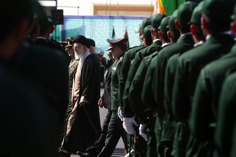 مراسم مشترک دانش‌آموختگی دانشجویان دانشگاه‌های افسری نیروهای مسلح، صبح امروز (دوشنبه) با حضور فرمانده کل قوا در دانشگاه افسری و تربیت پلیس امام حسن مجتبی (علیه‌السلام) برگزار شد.