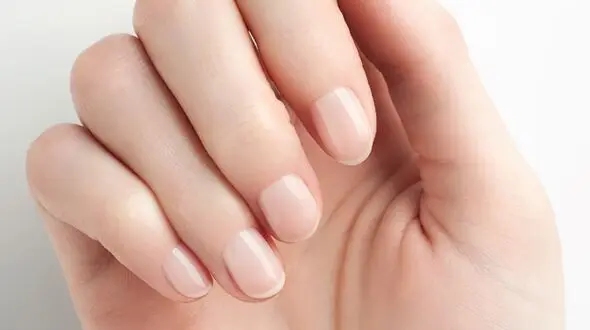 خطر کرونا از روی لکه های سفید ناخن