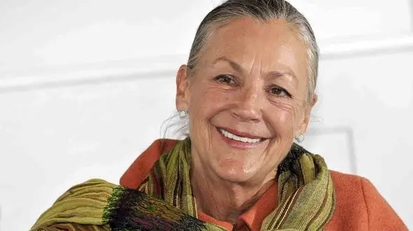 این زن ثروتمندترین زن جهان است + عکس