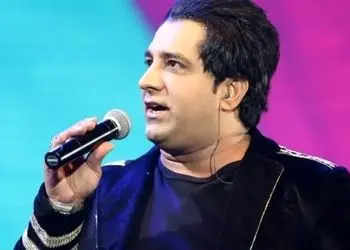 فیلم / آواز باشکوه امید جهان برای دل مادرش / بوسه بر دستان تو زنم مادر / روحش شاد