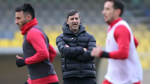 درویش مربی پیدا نکرد / کریم باقری سرمربی پرسپولیس ماند!