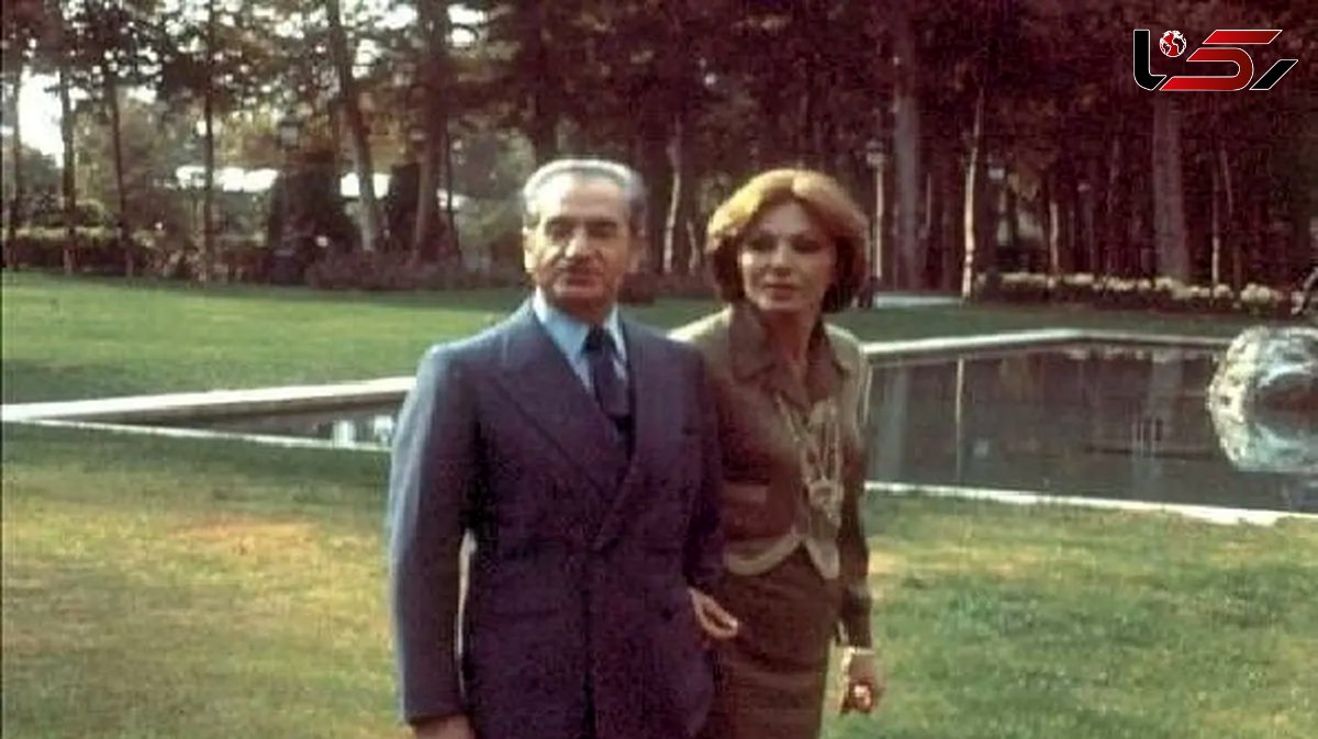 سفر به ایام قدیم / موتورسواری دو ترکه فرح دیبا و محمدرضا پهلوی در پارک عمومی / سال 1348