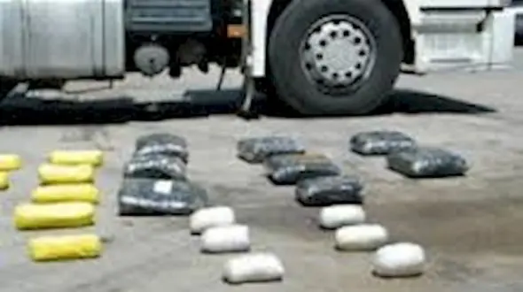 کشف80 کیلو تریاک از باک کامیون در نرماشیر 