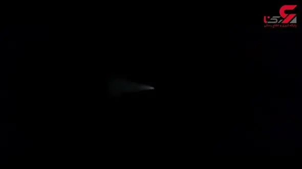 فیلم لحظه سقوط شی نورانی ناشناس از آسمان شبستر 