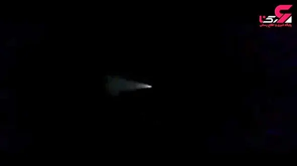 فیلم لحظه سقوط شی نورانی ناشناس از آسمان شبستر 