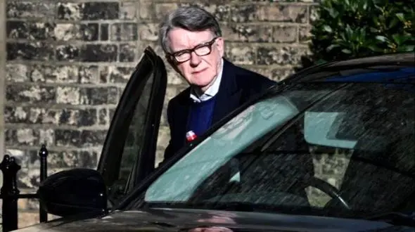 سفیر پیشین انگلیس در آمریکا بازداشت شد