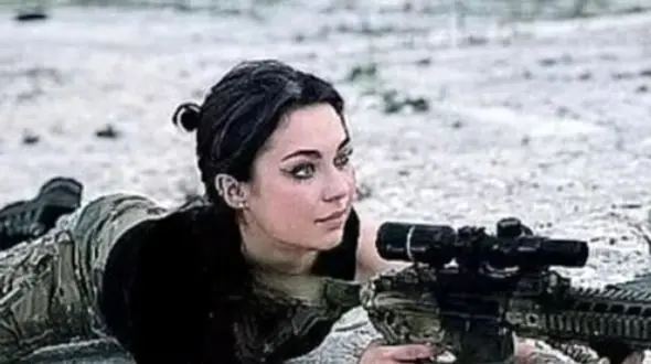 داستان تاسفبار خانم دکتر زیبا در اوکراین ! / شب کریسمس چه گذشت ؟! + عکس ها نظامی اش