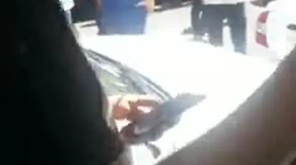 سرکوب اقدام احساسی هواداران پرسپولیس توسط ایرج عرب + فیلم 