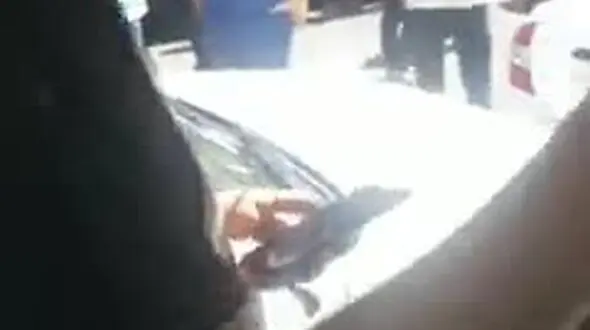 سرکوب اقدام احساسی هواداران پرسپولیس توسط ایرج عرب + فیلم 