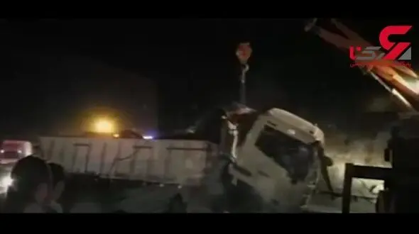 لحظه واژگونی کامیون سیب زمینی در جاده جاجرود + فیلم 