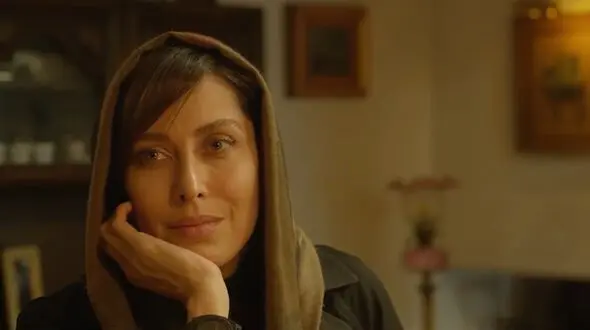 آهنگ عاشق که بشی با صدای احسان خواجه امیری با بازی مهتاب کرامتی + فیلم 