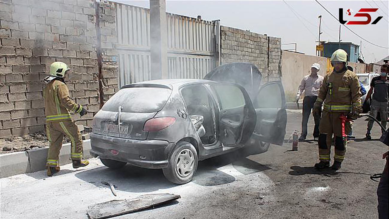 عکس مهار به موقع آتش سوزی خودرو سواری در دولت آباد