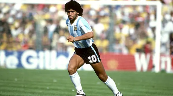 صحبت های مارادونا درباره نوشته روی سنگ قبرش 