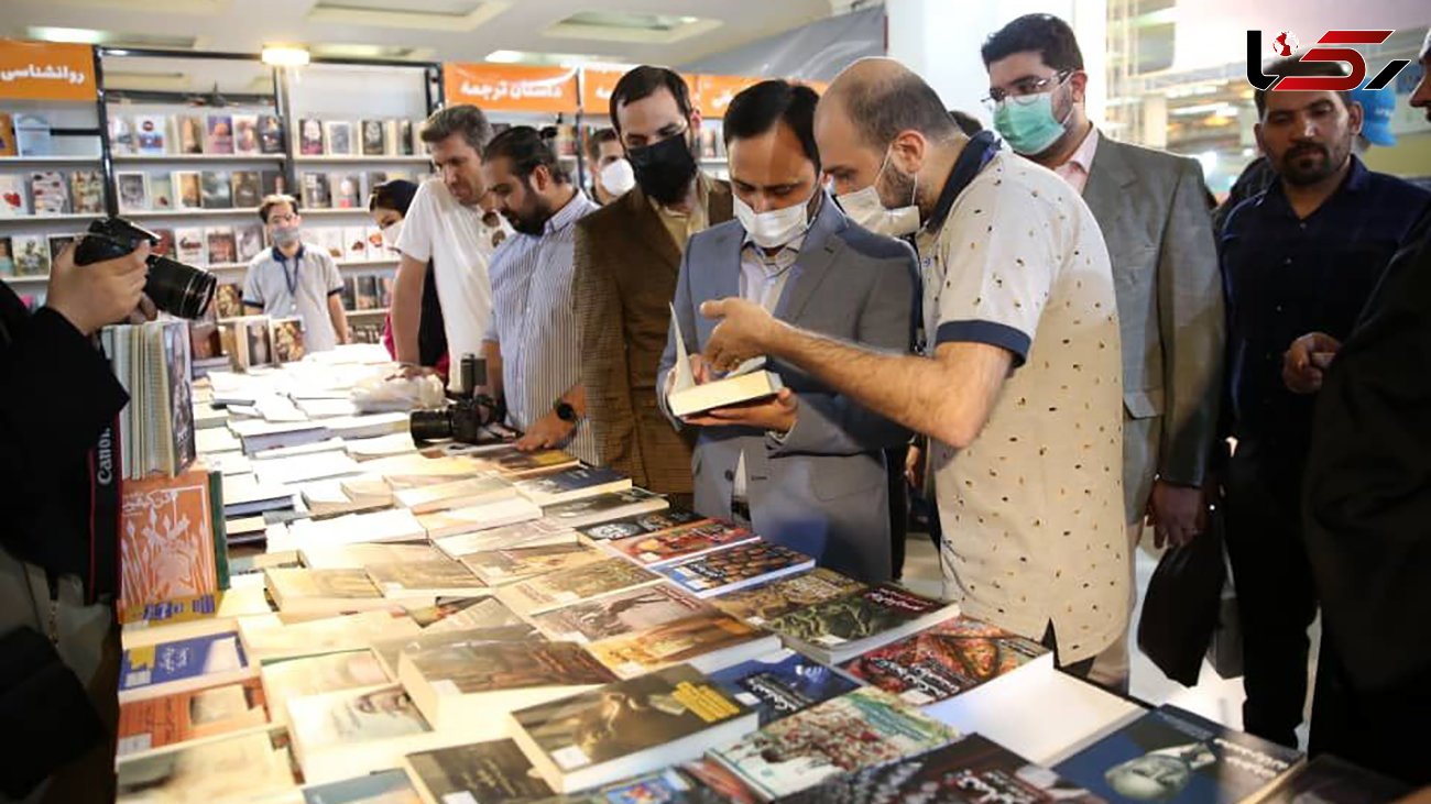 سخنگوی دولت با حضور در نمایشگاه کتاب پای صحبت ناشران و نویسندگان نشست