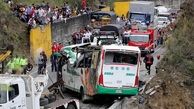 مرگ 20 کلمبیایی در واژگونی اتوبوس مسافربری + عکس