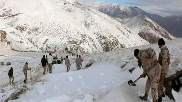 برف در ورودی پایگاه نقطه صفر مرزی را مسدود کرد + فیلم