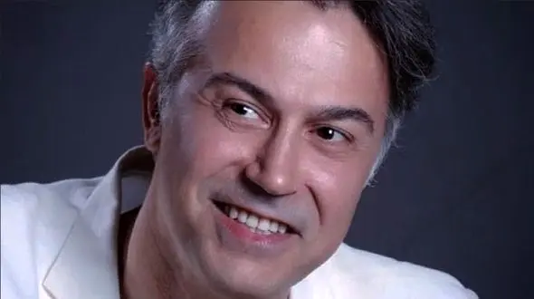 عکس خانواده زیبای دانیال حکیمی و استایل باورنکردنی اش در 61 سالگی ! /  زیبایی جادویی دخترش را ببینید و زن چشم رنگی اش !