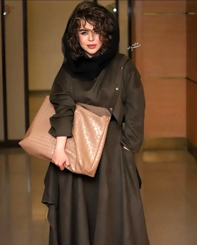 کیف میلیاردی الهام اخوان در جشنواره 25-1