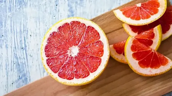 گریپ‌ فروت؛ میوه‌ پاییزی برای قلب و پوست اما با یک هشدار مهم