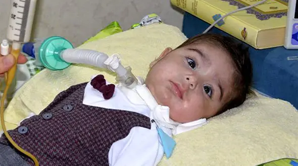 رئیس سندیکای تولیدکنندگان مواد شیمیایی: داروی SMA بی فایده است / بیماران: بالاخره دارو بخوریم یا نخوریم؟