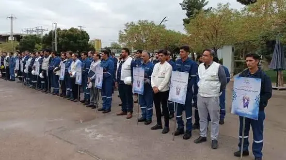 سیمبانان در خط مقدم جبهه صنعت برق خدمت می کنند