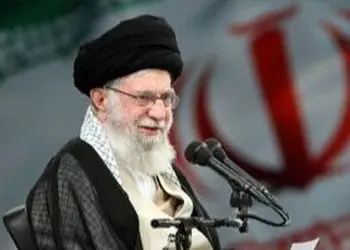 فیلم خنده رهبری انقلاب به شعر جوان مجرد: خروس با مرغ است / شده ام از خروس هم بدتر + متن کامل 